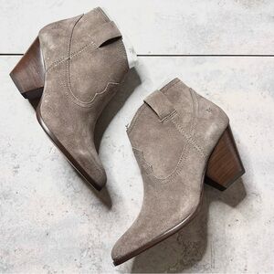 New Frye Reina Suede Leather Ankle Boots in Taupe Size 6